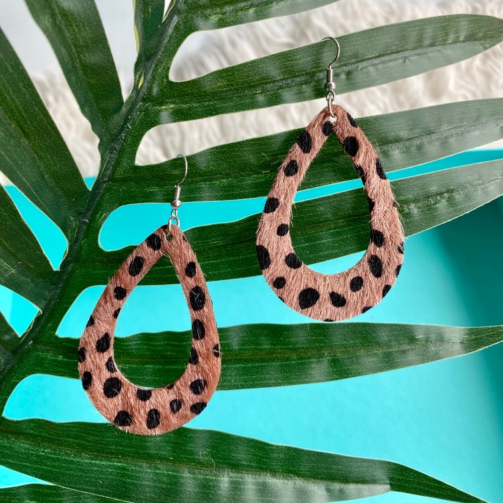 ✨ Animal Print teardrop Earrings
